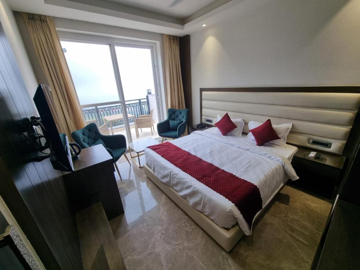 Luxe Resorts - Centrally Heated Air Conditioned Hotel In The Heart Of 卡绍利 外观 照片