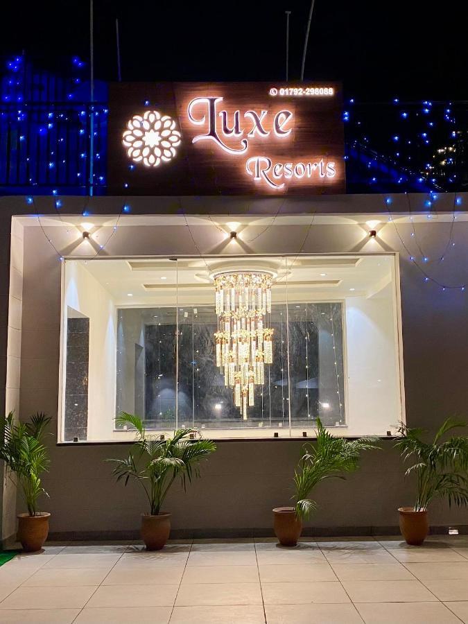 Luxe Resorts - Centrally Heated Air Conditioned Hotel In The Heart Of 卡绍利 外观 照片