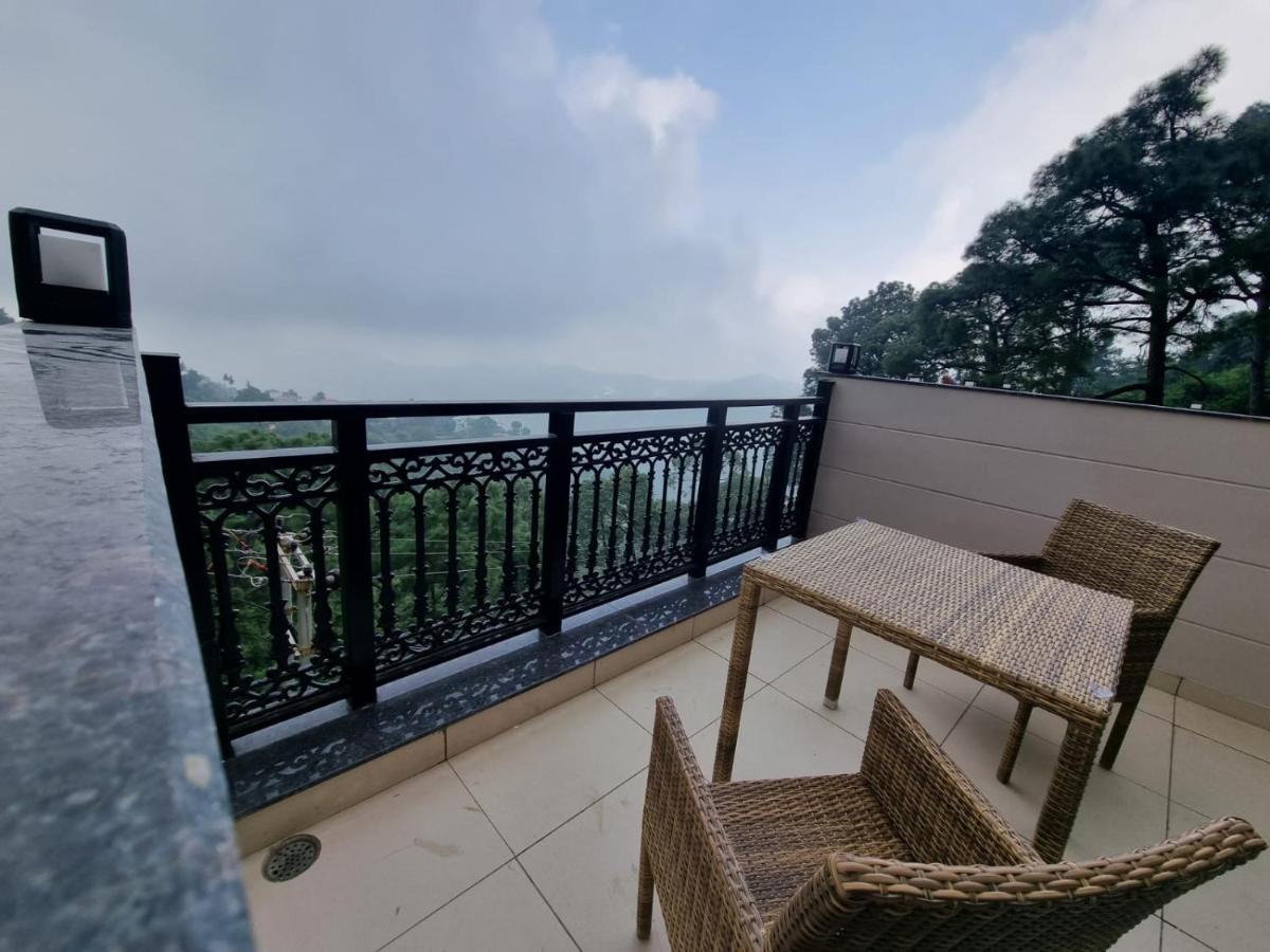 Luxe Resorts - Centrally Heated Air Conditioned Hotel In The Heart Of 卡绍利 外观 照片