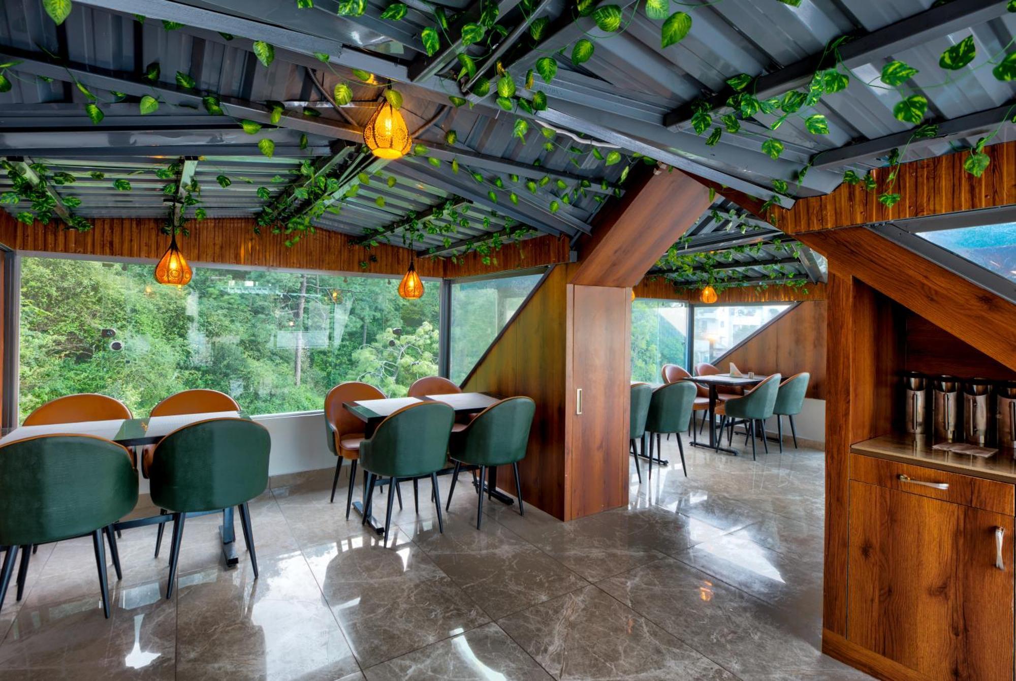 Luxe Resorts - Centrally Heated Air Conditioned Hotel In The Heart Of 卡绍利 外观 照片