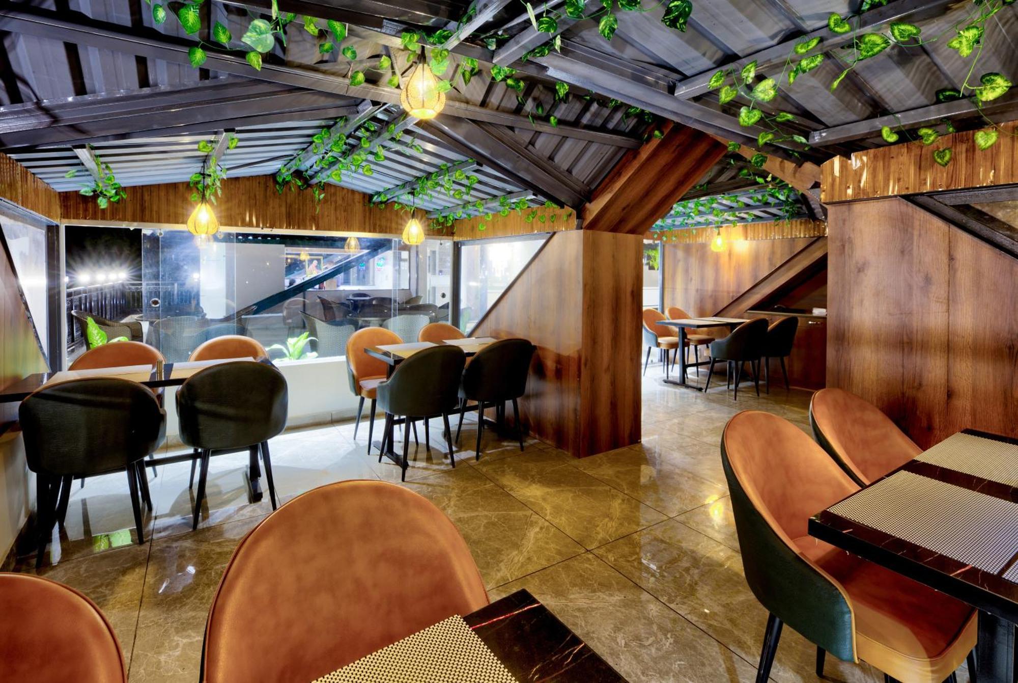 Luxe Resorts - Centrally Heated Air Conditioned Hotel In The Heart Of 卡绍利 外观 照片