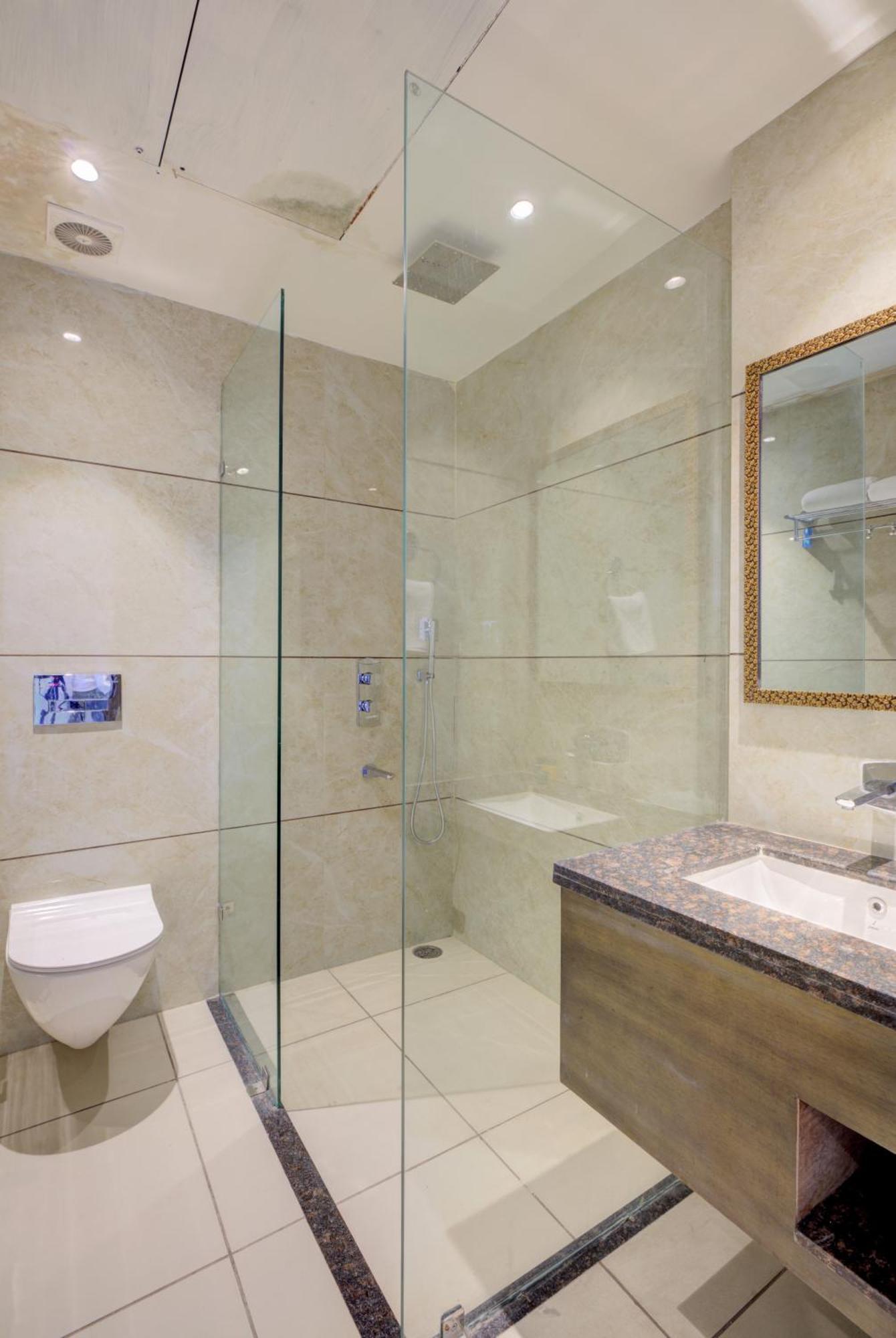 Luxe Resorts - Centrally Heated Air Conditioned Hotel In The Heart Of 卡绍利 外观 照片