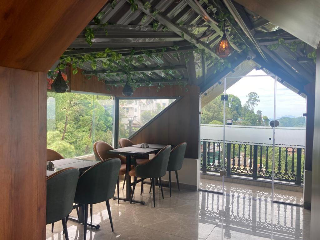 Luxe Resorts - Centrally Heated Air Conditioned Hotel In The Heart Of 卡绍利 外观 照片